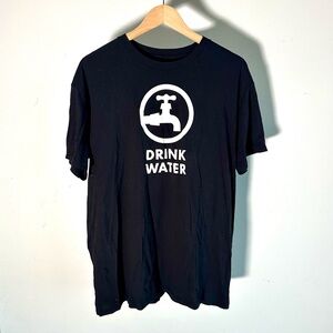 DRINK WATER T-Shirt Size L Snowboarding Skate Surf